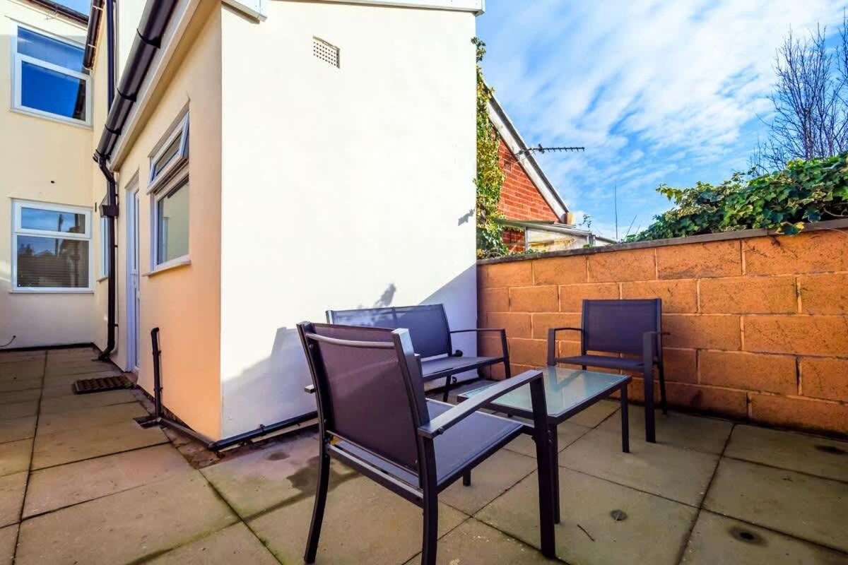 Penkhull House By Truestays - 4 Bedroom House In Stoke-On-Trent Bagian luar foto