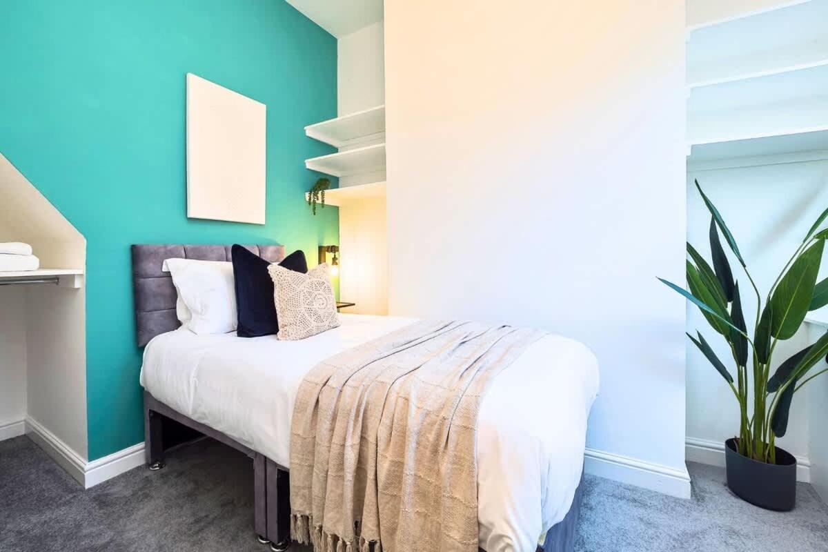 Penkhull House By Truestays - 4 Bedroom House In Stoke-On-Trent Bagian luar foto